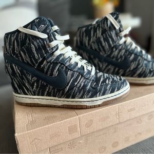 Nike Women’s Dunk Sky Hi PRM